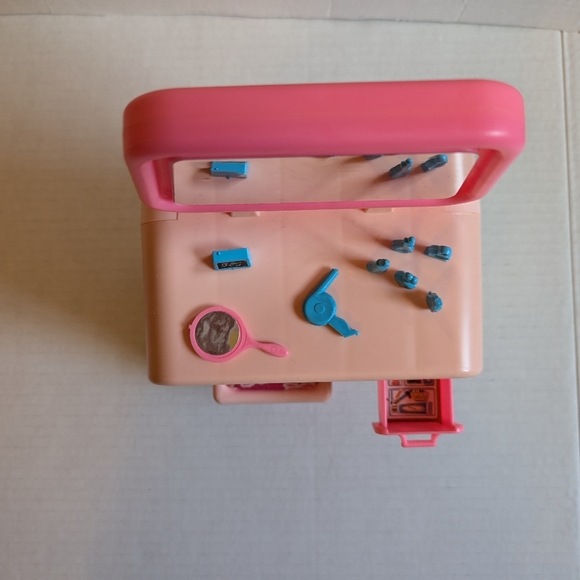 Mattel Barbie Vintage Dream Furniture Collection Vanity and Seat 1978 - Picture 2 of 11